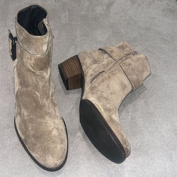 Paul Green tan suede leather approx 1.5”-1.75 heel - Picture 2 of 7